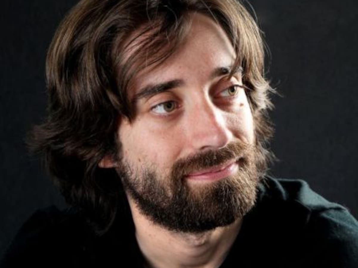 Desayunando con... Juan Gómez Bárcena, un escritor que ni madruga ni desayuna