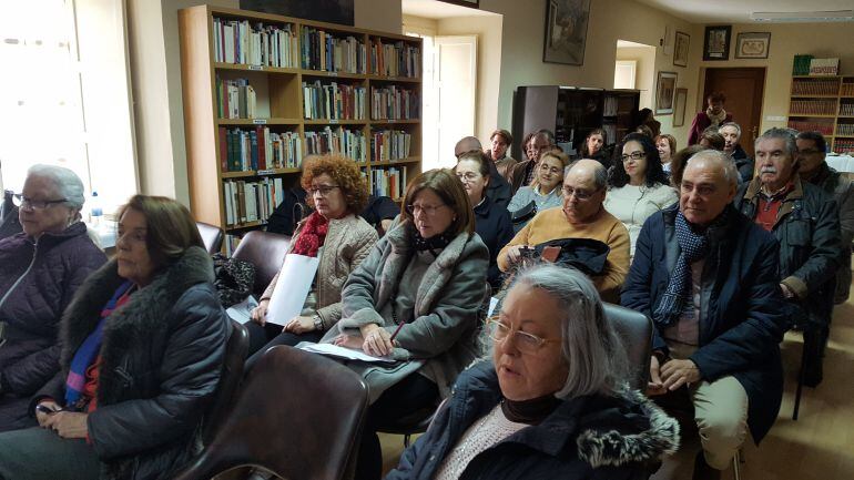 Asistentes a la asamblea de Amigos del Camino de Santiago en Palencia