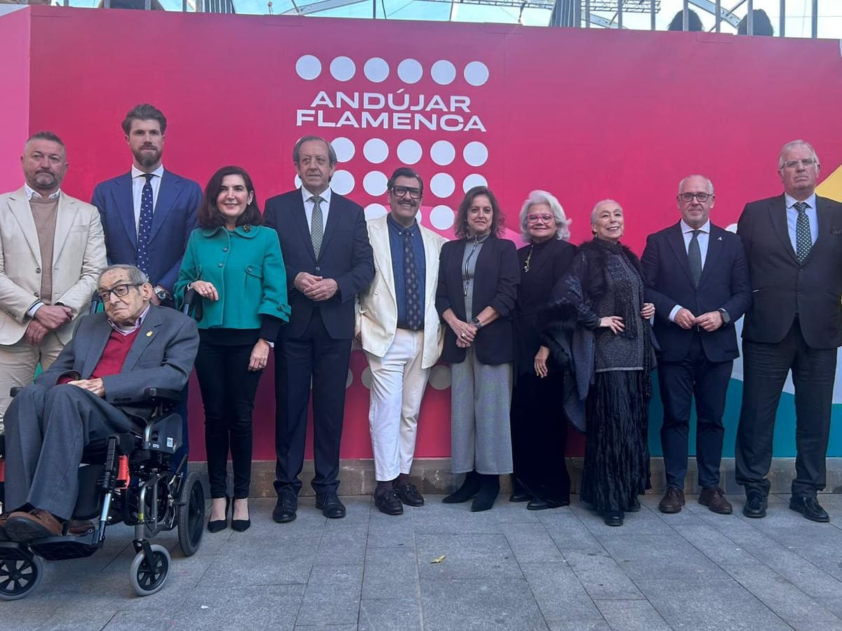 La Plaza de España se convierte en un escenario de moda y tradición con la 15ª edición de Andújar Flamenca