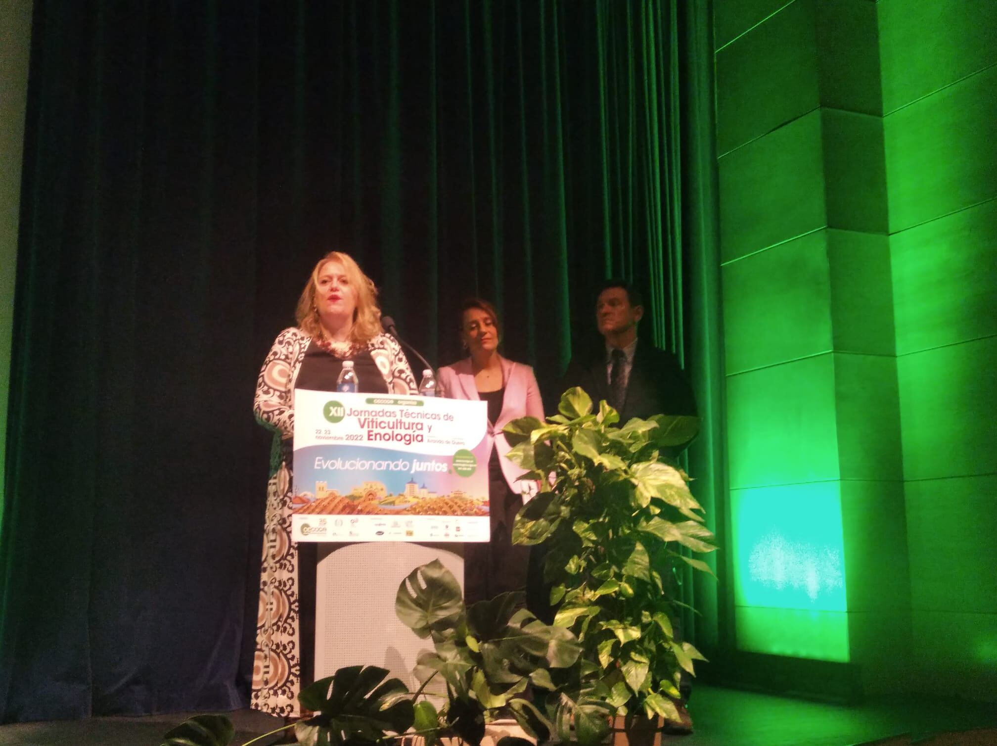 María Sardina introduce las jornadas junto a sus hermanos, Laura y Pedro
