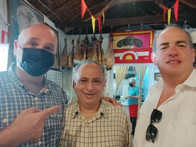 José Andrés, Manuel Valencia y quien suscribe