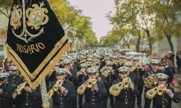 La banda Rosario de Cádiz en una de sus actuaciones