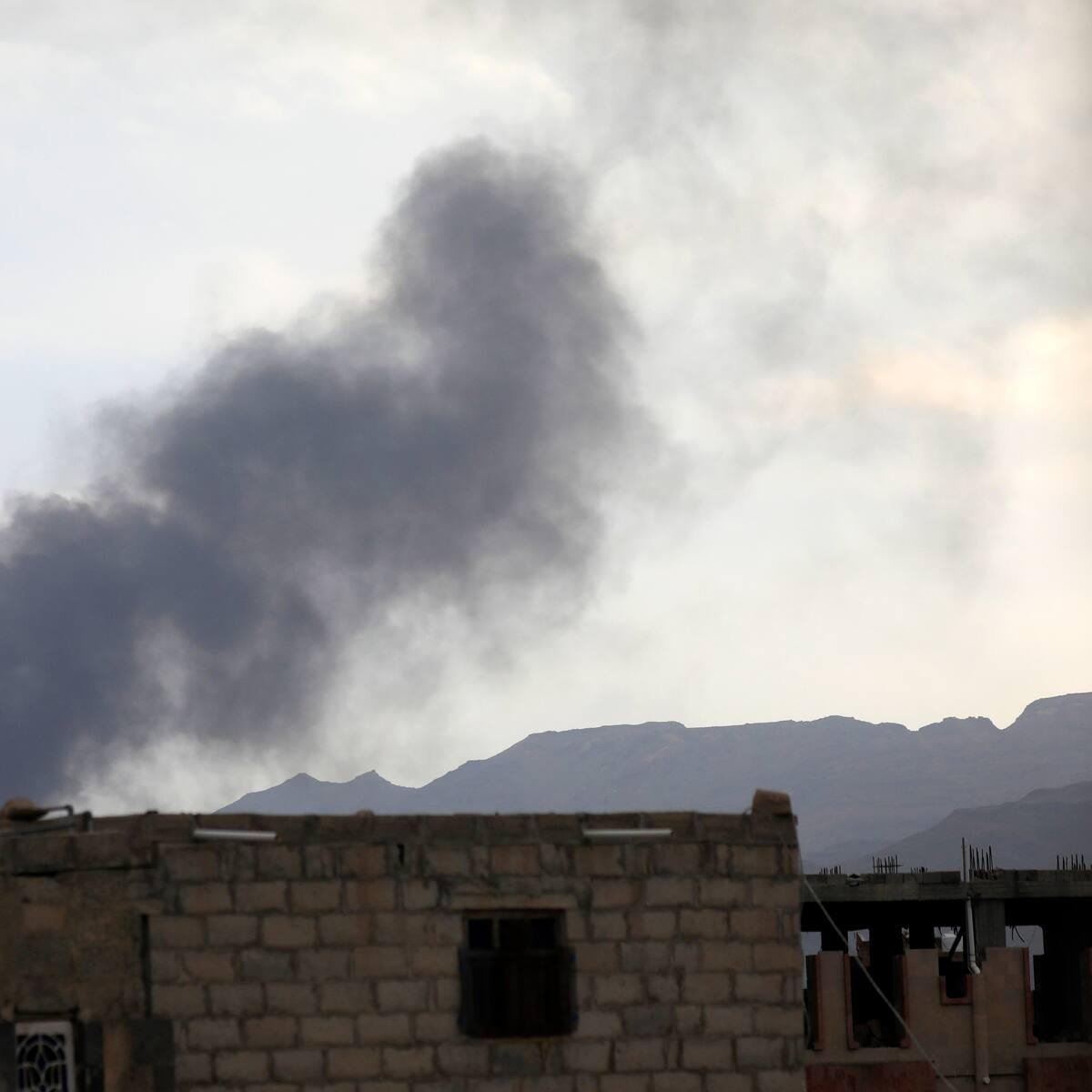 Al menos 35 muertos y 131 heridos en una nueva oleada de ataques israelíes en Yemen