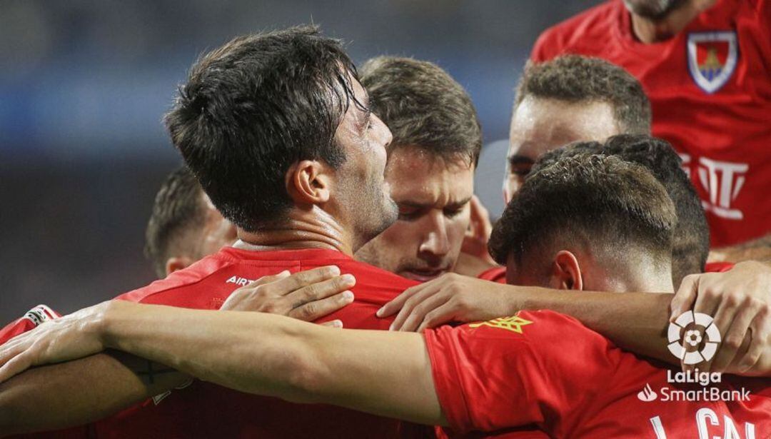 Los jugadores del Numancia celebran uno de los goles en Riazor.