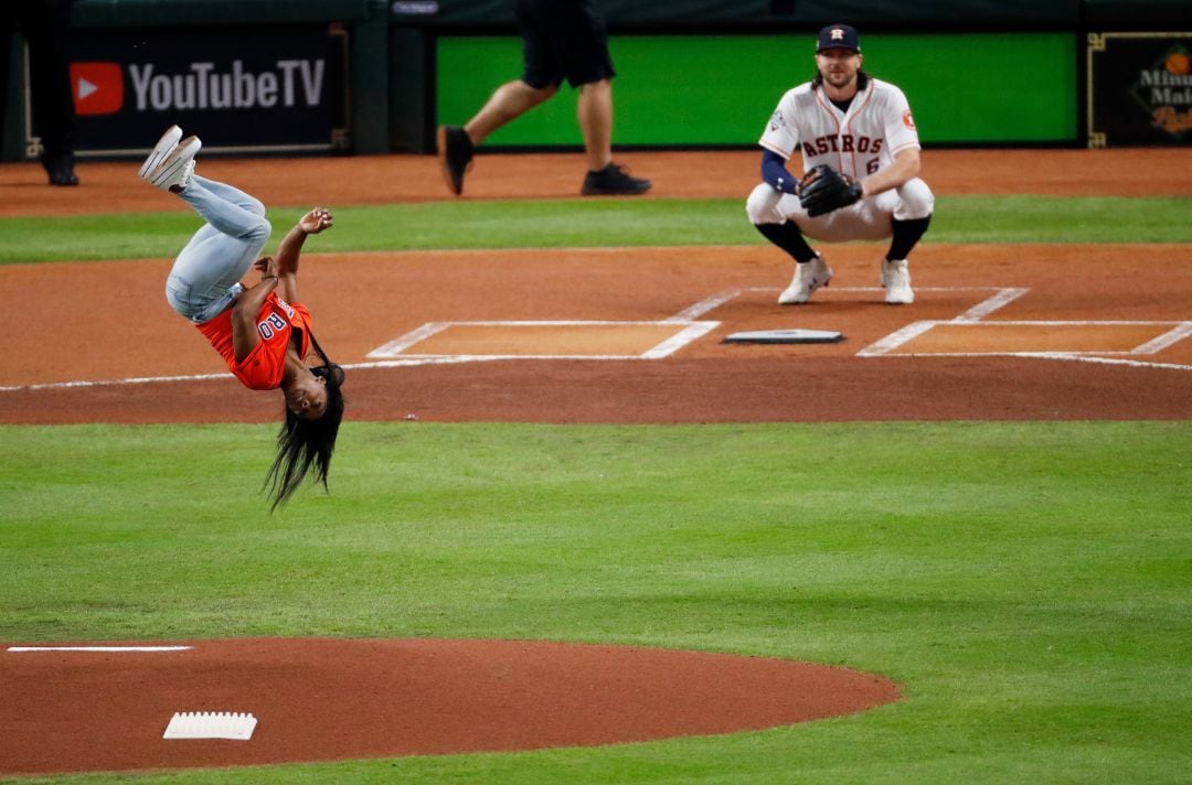 El acrobático gesto de Simone Biles