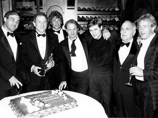 Oliver Stone tras ganar el Oscar por Platoon