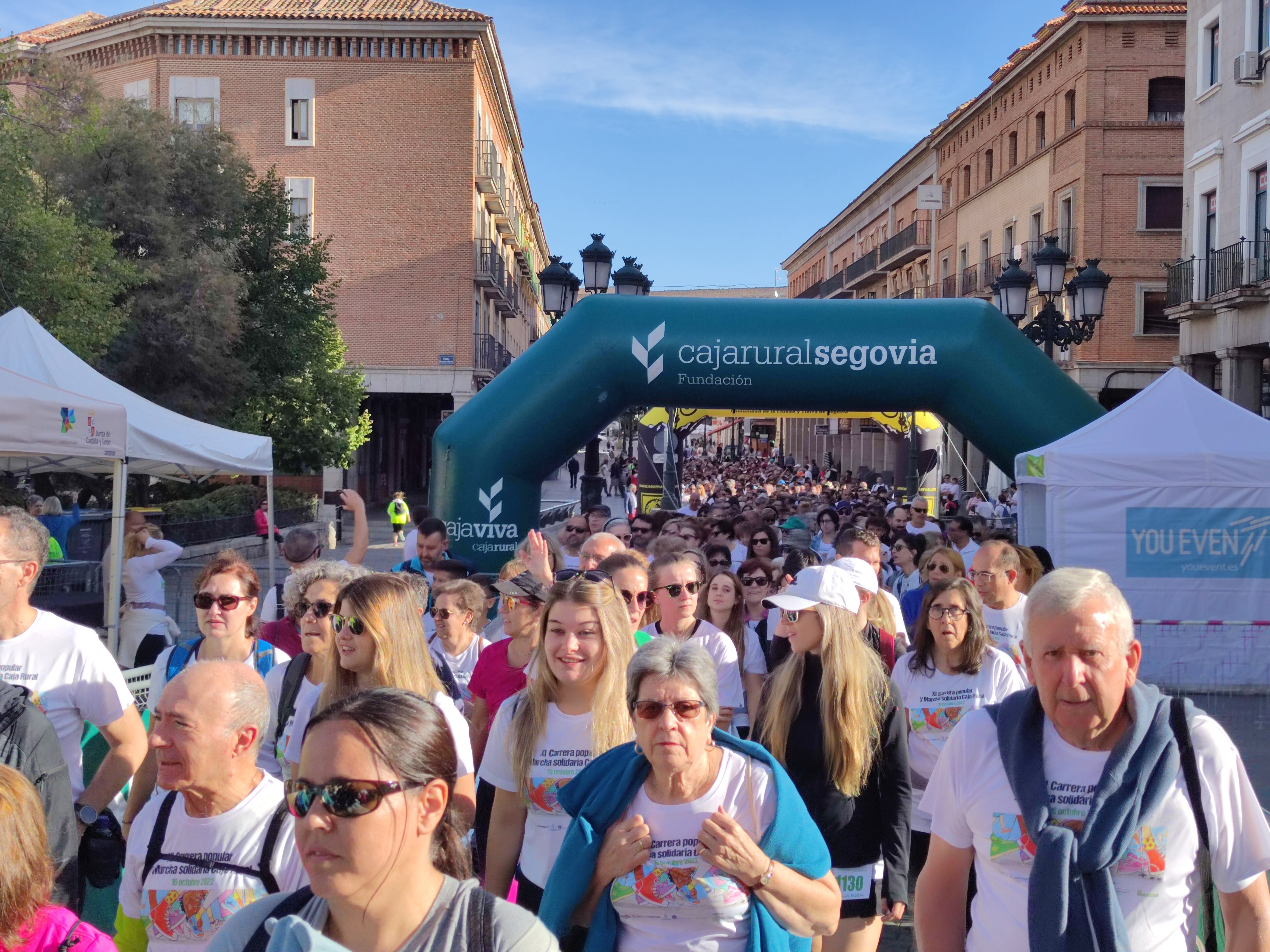 Más de 2.200 personas participan en la XI Carrera Popular y Marcha Solidaria de Caja Rural