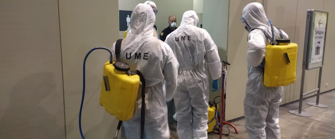 La UME en sus trabajos de desinfección durante la pandemia