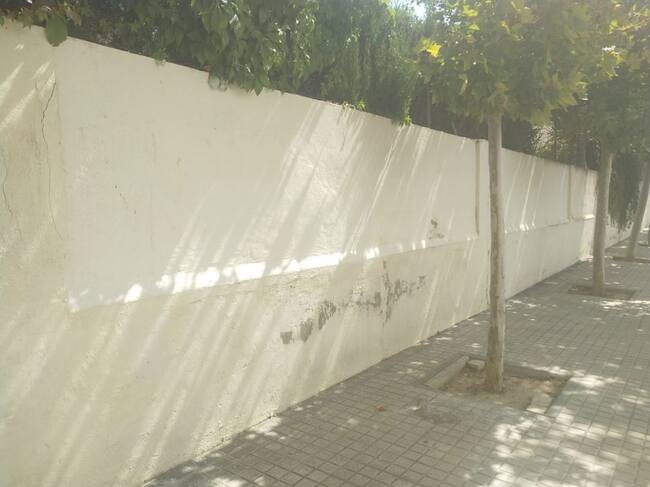 En esta pared del barrio del Picarral de Zaragoza apareció la pintada amenazante contra una jueza de instrucción. Ya ha sido borrada