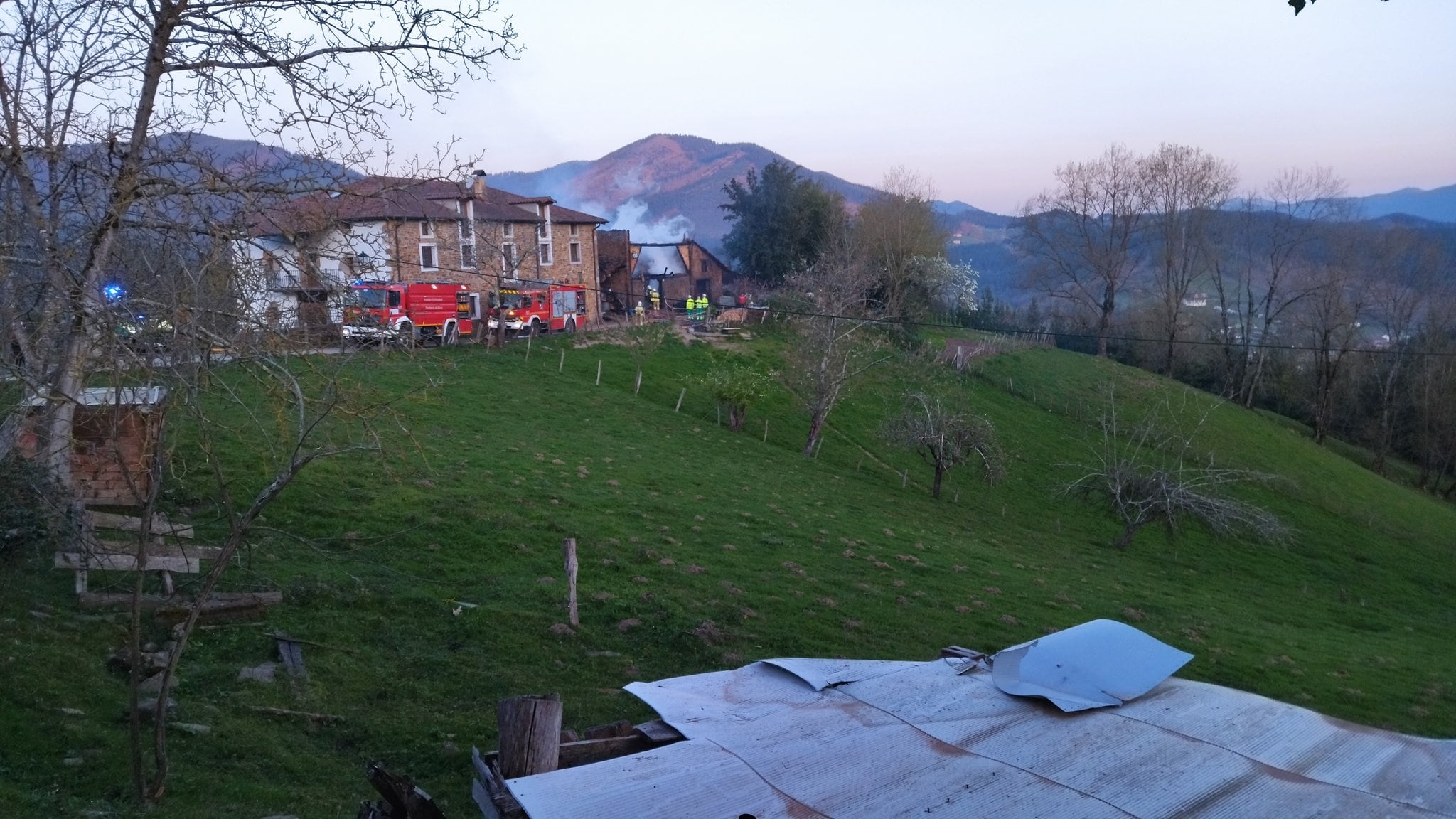 El incendio se ha producido en un caserío del alto de Malkuartu