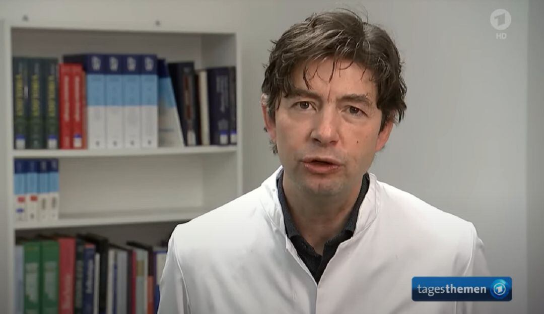 Drosten habla en la televisión alemana.