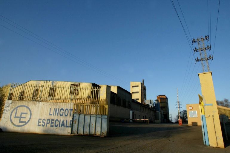 Exterior de la fundición de Lingotes Especiales, S.A., en la carretera de Fuensaldaña de Valladolid