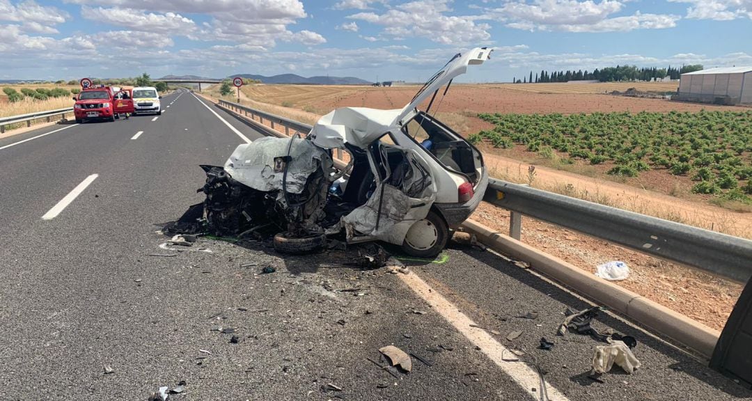 Un fallecido y cinco heridos de diversa gravedad, en un choque frontal entre dos turismos en la N-430