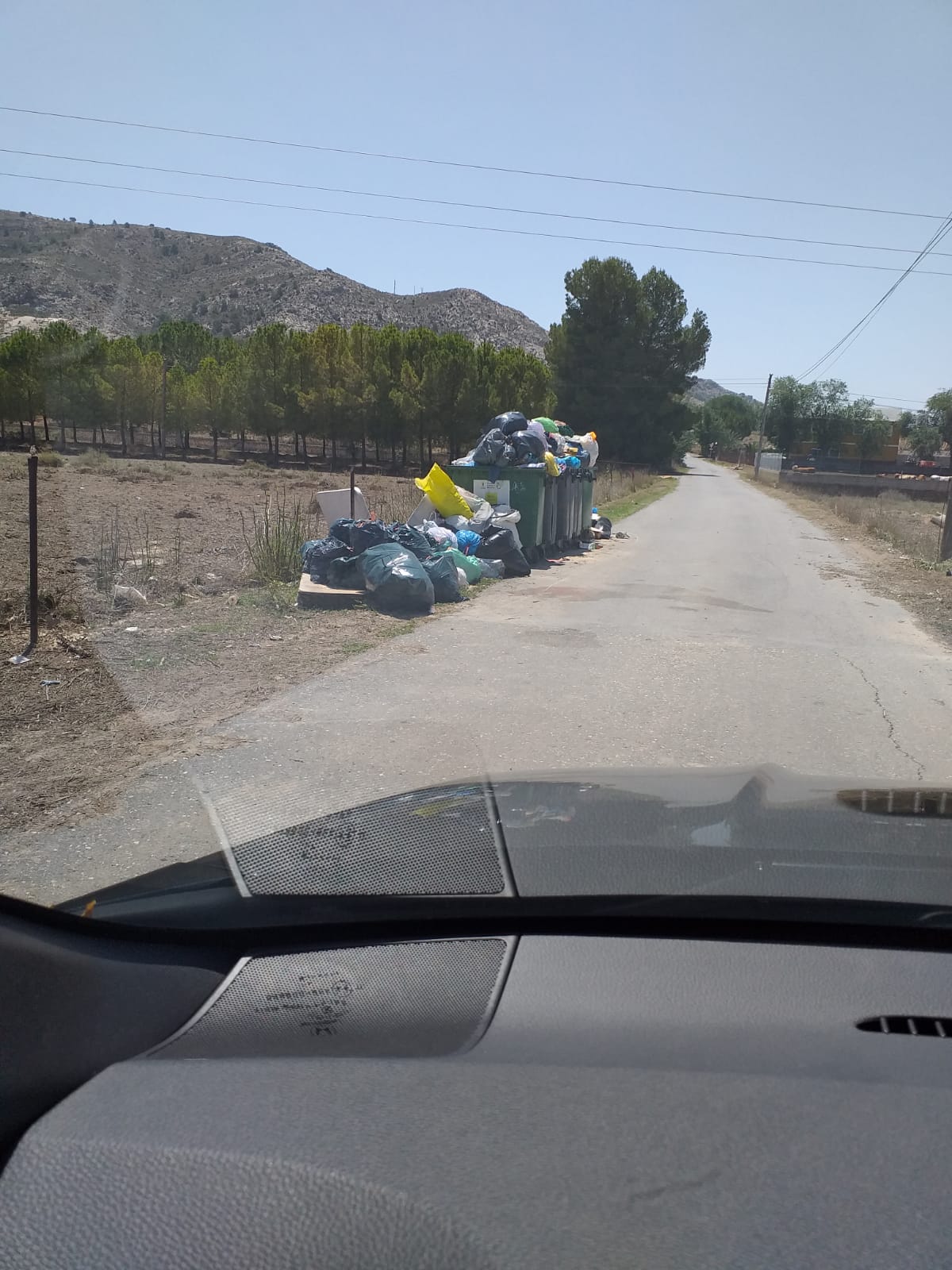 Contenedores en zonas de diseminados en Villena