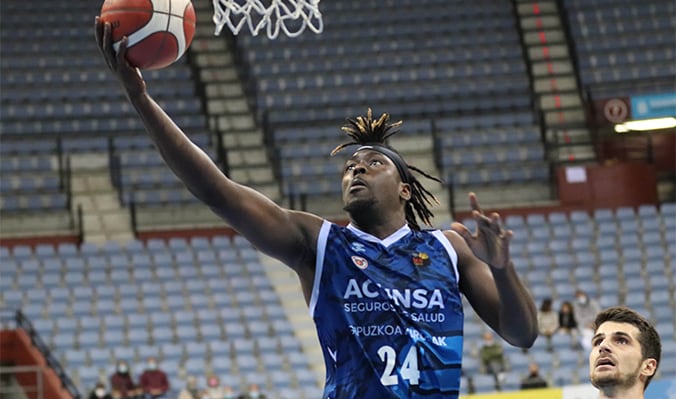 Azaro Roker durante su paso por el Guipúzcoa Basket