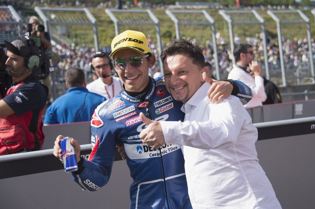 Enea Bastianini junto a Fausto Gresini