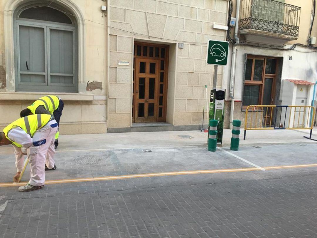 Punto de recarga eléctrica en la Plaza Vieja