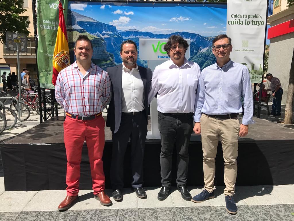 Antonio Laborda, David Arranz, José Luis Rubió y Fermín Civiac, numeros 1 y 2 al Ayuntamiento de Huesca y a las Cortes de Aragón por Vox