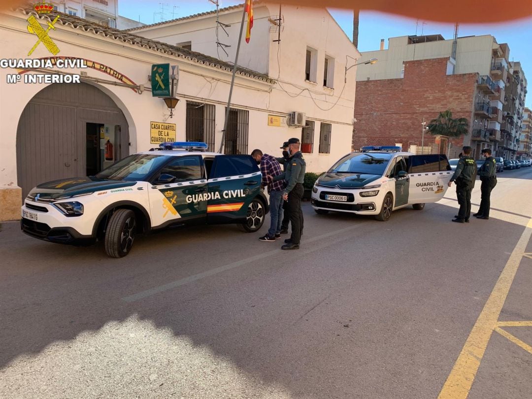 Uno de los detenidos en esta operación