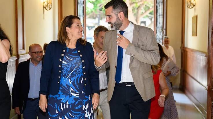 Los consejeros almerienses de Agricultura y Medio Ambiente, presentan las cuentas de la Junta en Almería.