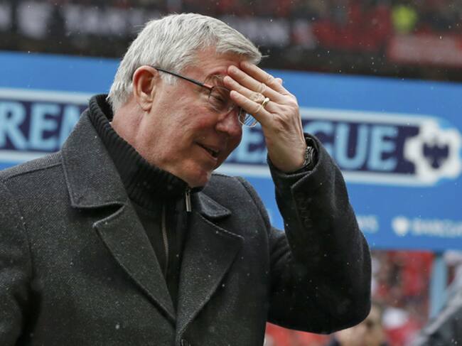 El técnico escocés, que hace varios días anunció su adiós al United tras 26 años en el banquillo, se ha despedido de su afición en el partido en el que su equipo ha levantado la Liga