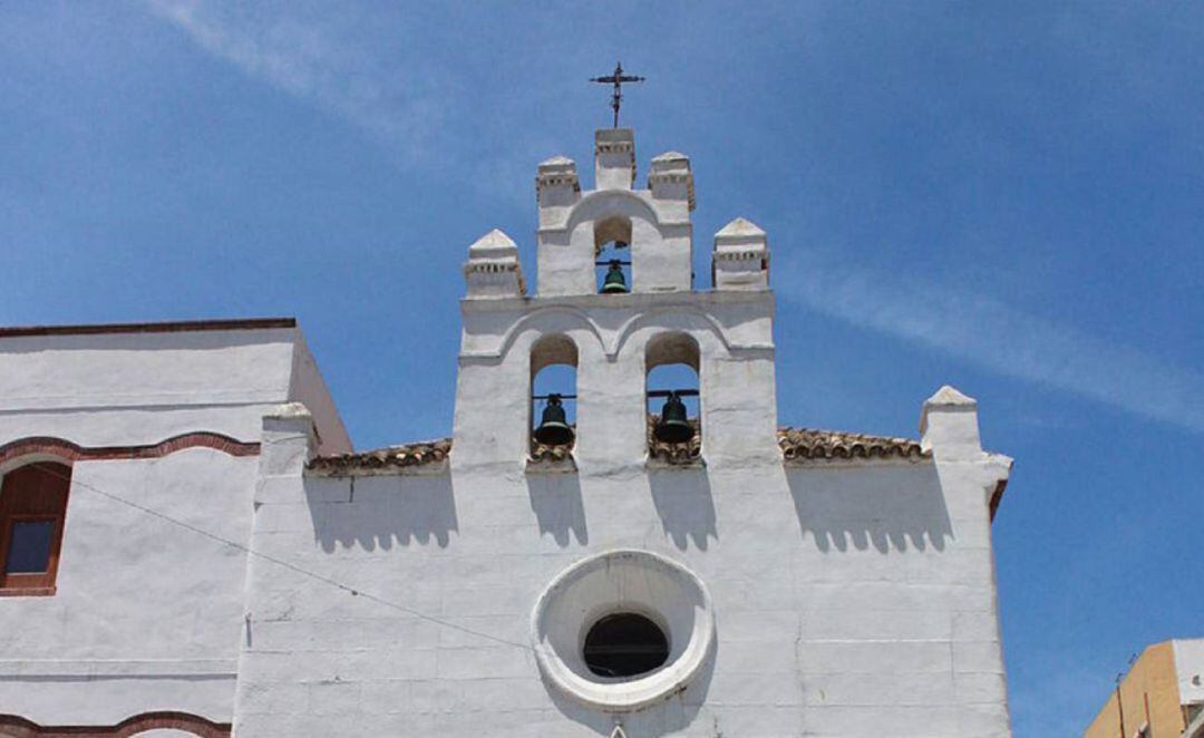 Espadaña de la iglesia de La Caridad.