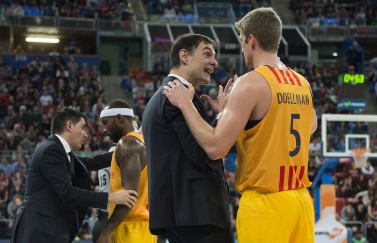 El baloncesto es el deporte que más personas altas practican en todo el mundo.  