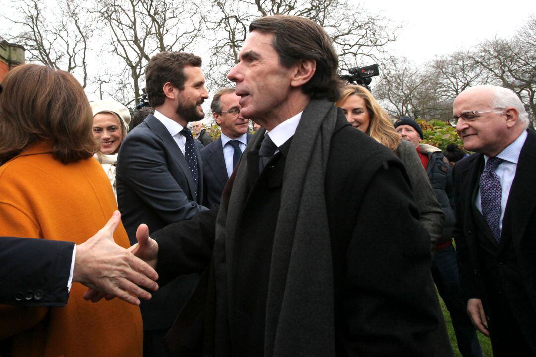 El expresidente del Gobierno con el PP, José María Aznar, durante la presentación de la exposición que conmemora el 25 aniversario del asesinato de Gregorio Ordóñez, este jueves. 