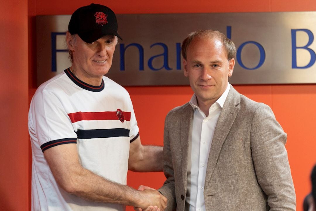 Dusko Ivanovic y Félix Fernández sellan la renovación del entrenador del Baskonia.