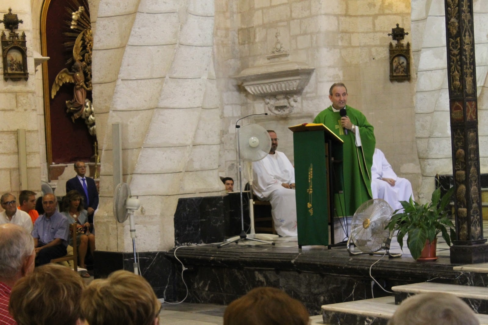 D. Reyes, en la iglesia de Santiago de Villena