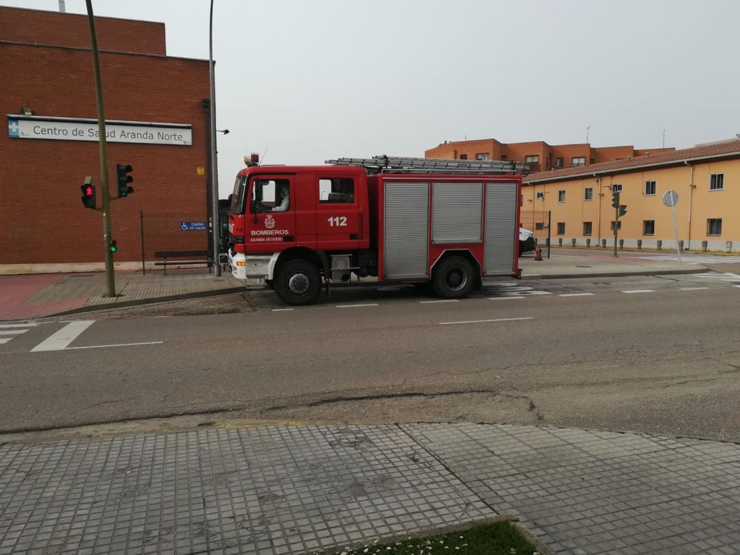 Los Bomberos realizan habitualmente tareas de desinfección de los centros sanitarios