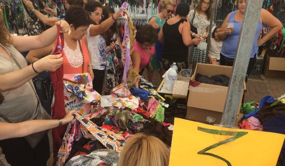 Polémica con la negociación de la ordenanza del mercadillo de Palencia como trasfondo