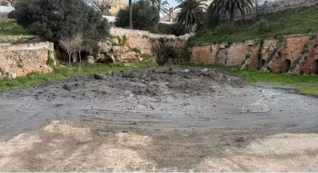 Les restes del dragatge es van dipositar sense permís a sa Colàrsega de Ciutadella.