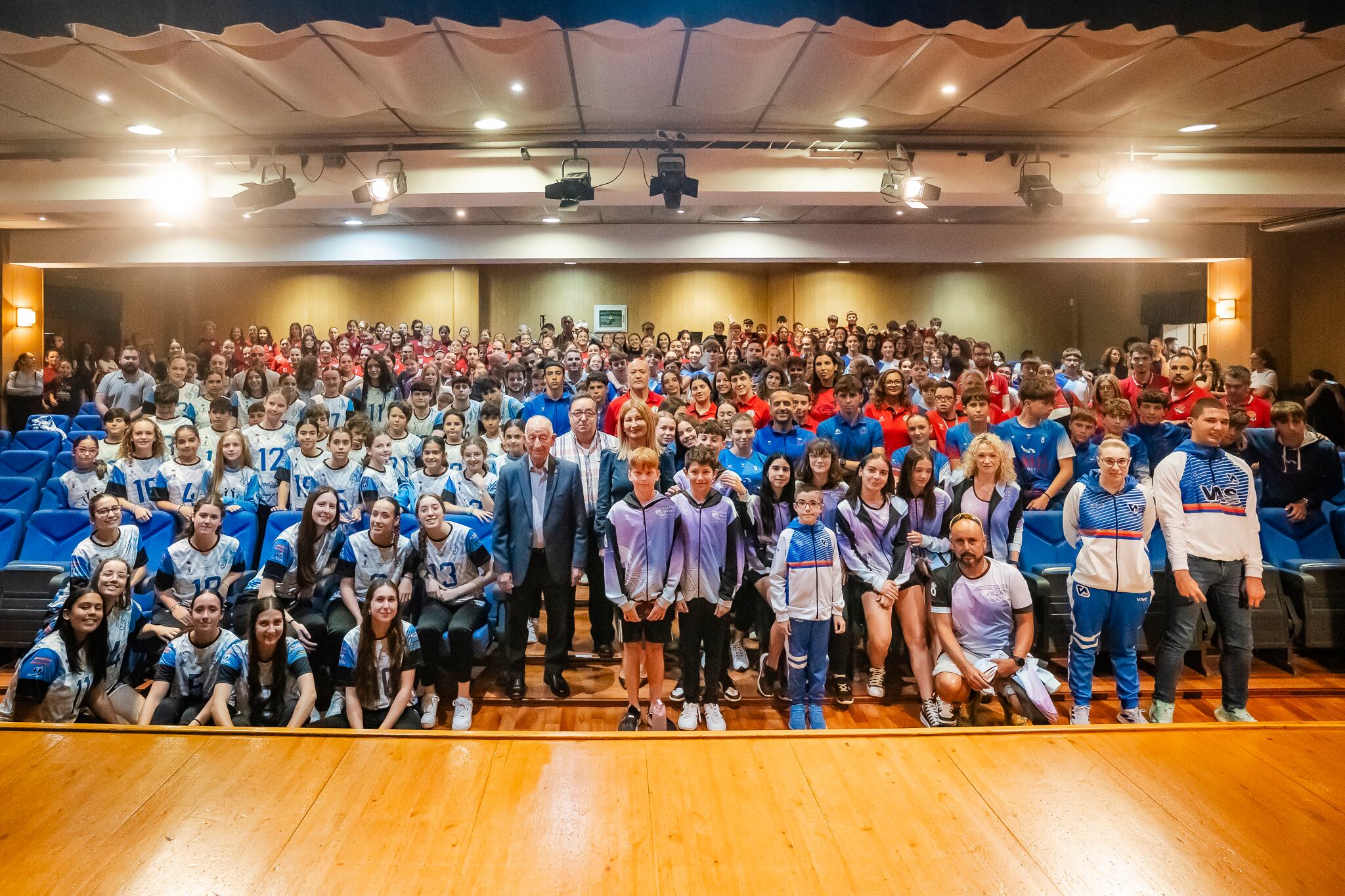 El Ayuntamiento reconoce a los clubes y deportistas del municipio que han destacado durante esta temporada.