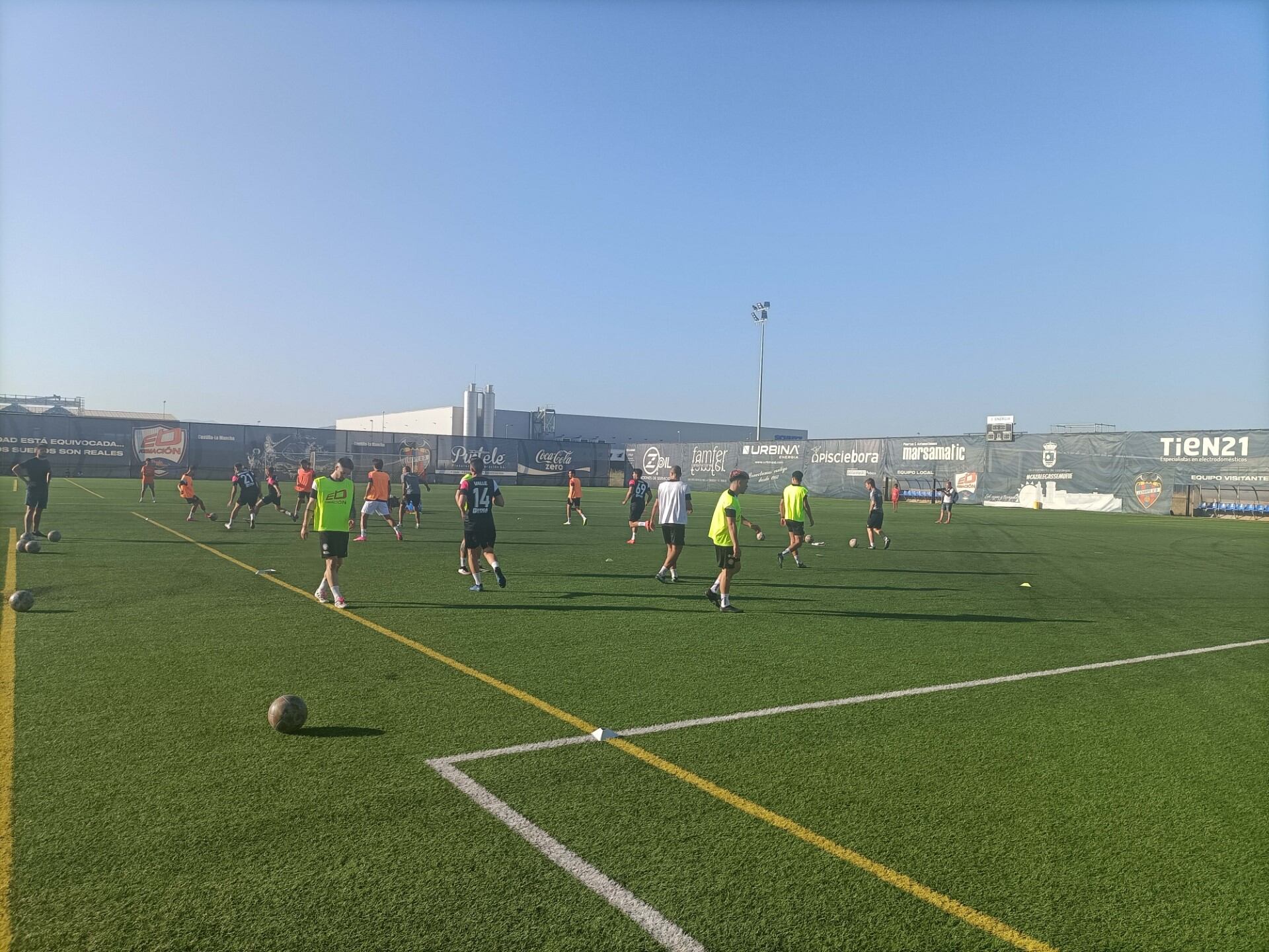 Uno de los entrenamientos del Porcinos C.F.