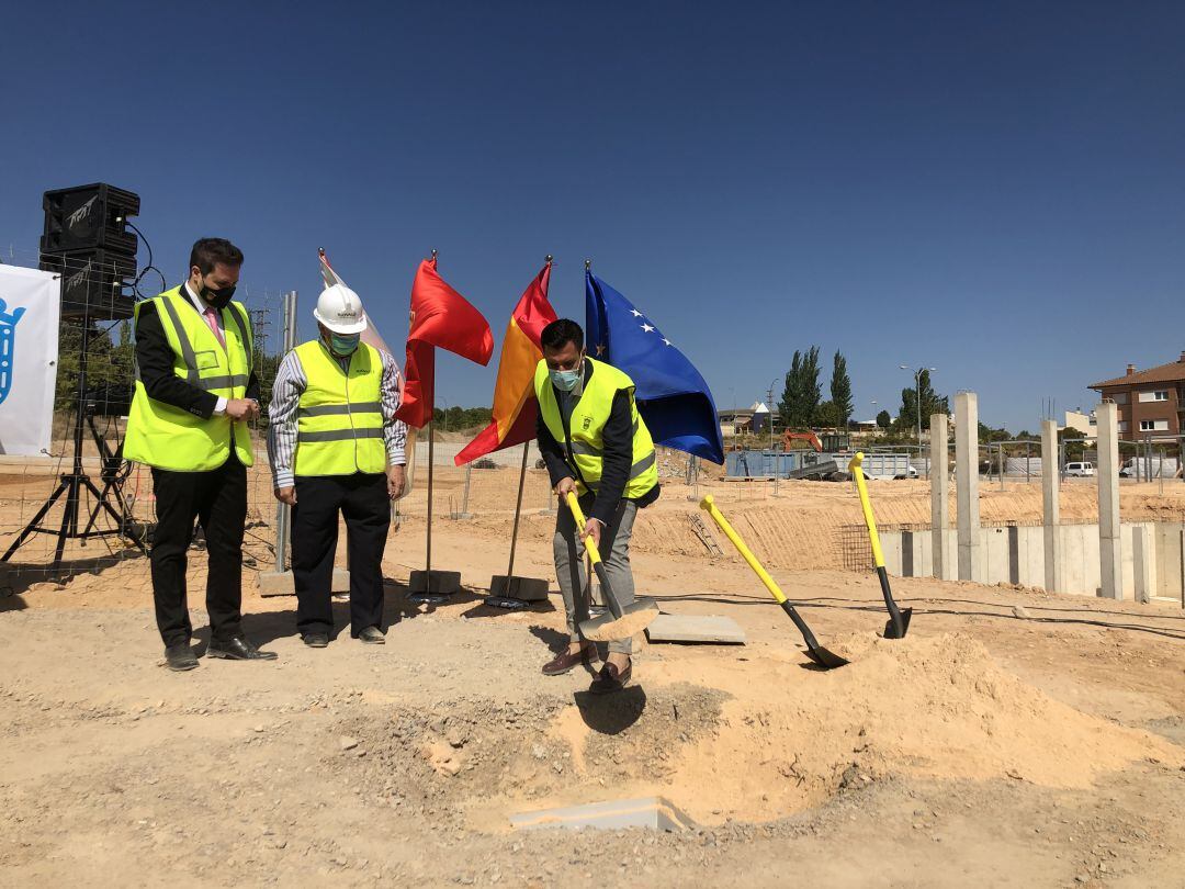 Colocación de la primera piedra del futuro complejo deportivo de Tudela