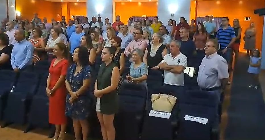 Público asistente al pregón en honor a San Roque.