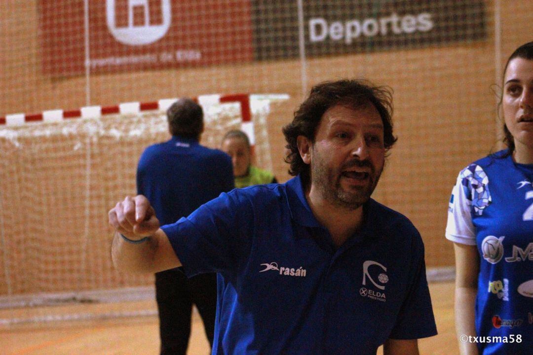 Antonio Mateo exige màxima intensidad a sus jugadoras