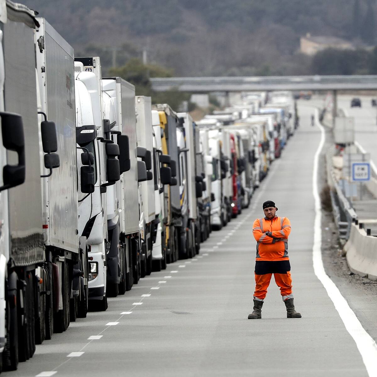 La Xunta apoya a transportistas, agricultores y ganaderos de Galicia ante las protestas del campo francés