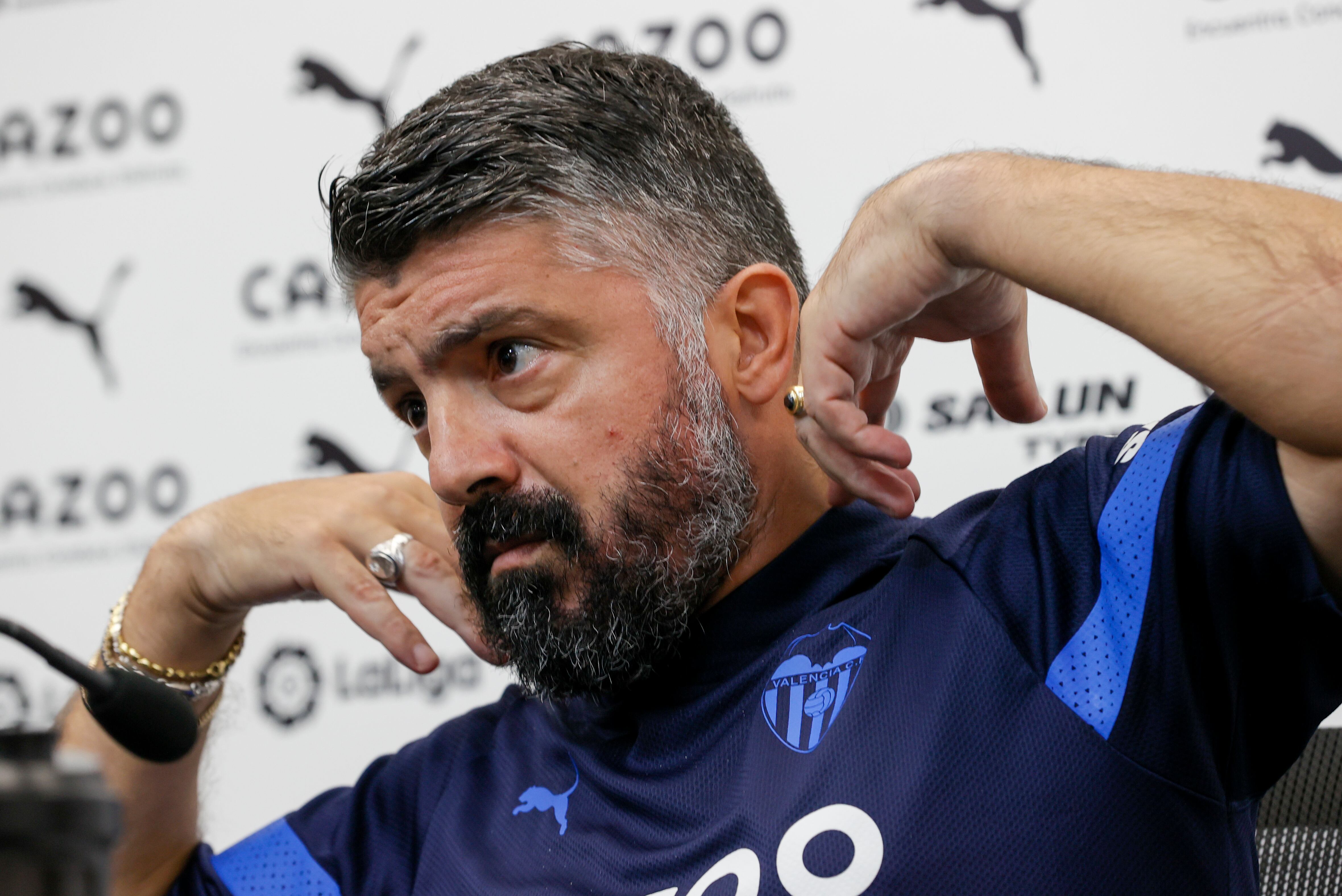 VALENCIA, 03/09/2022.- El entrenador del Valencia CF, Gennaro Gattuso, ofrece una rueda de prensa este sábado en Valencia. EFE/ Juan Carlos Cárdenas
