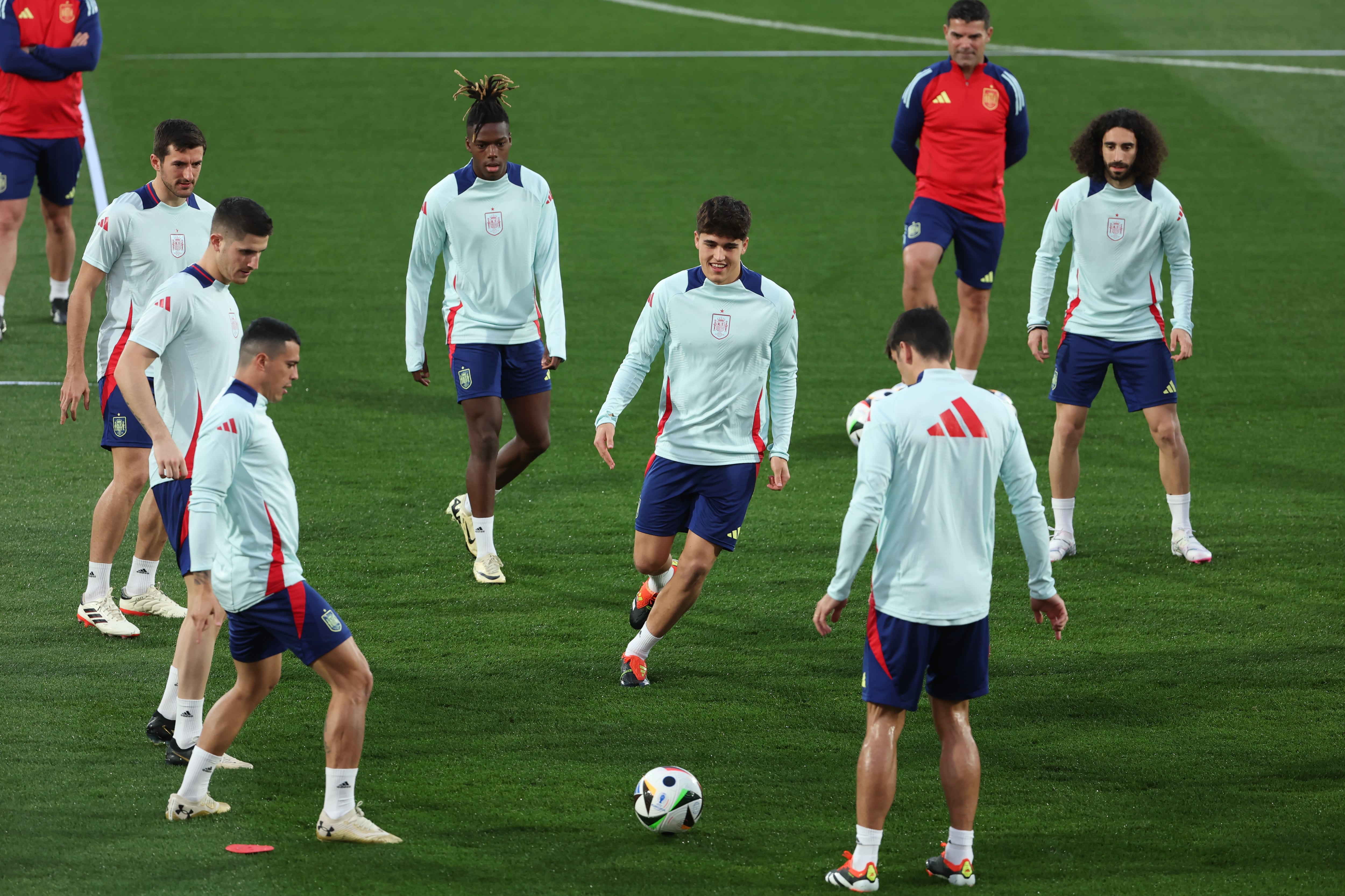 LAS ROZAS (CA MADRID), 23/03/2024.- Los jugadores de la selección española de fútbol durante el entrenamiento llevado a cabo este sábado en la Ciudad Deportiva de Las Rozas, tras el partido amistoso que disputaron ayer ante Colombia en Londres EFE/ Kiko Huesca
