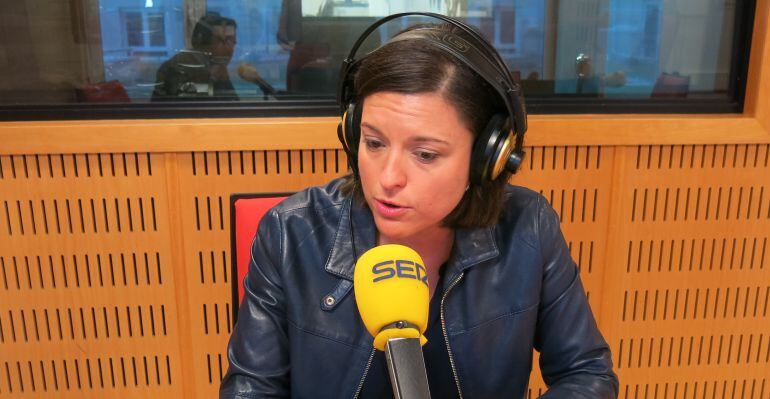 La alcaldesa de San Fernando, Patricia Cavada, en los estudios de Radio Cádiz