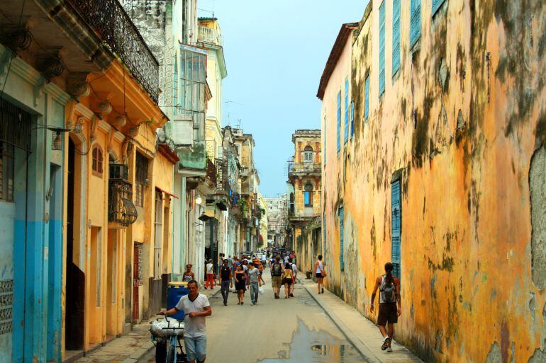 Una centrica calle de La Habana, Cuba