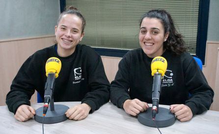 Zaira Benitez (I) y Lucía García