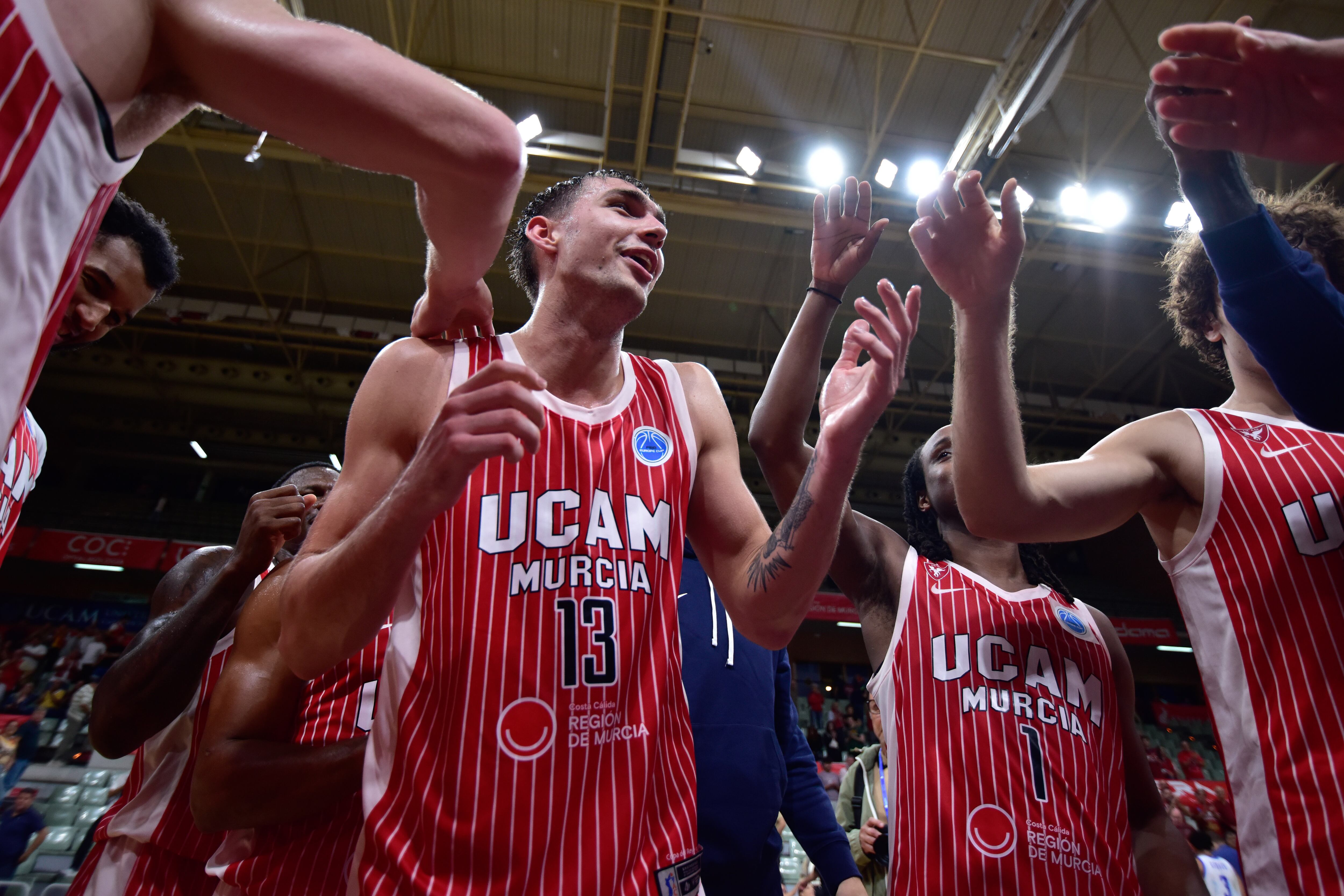 Will Falk celebra un triunfo en FIBA Europe Cup esta temporada
