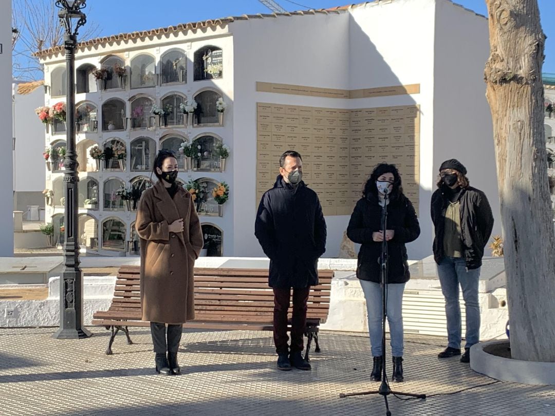 Un momento durante la presentación del III Plan de Fosas en el cementerio de Figueretes