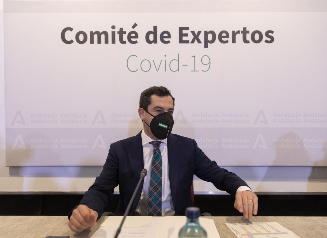 El presidente de la Junta, Juanma Moreno, durante  la reunión del Consejo Asesor de Alertas de Salud Pública de Alto Impacto (Comité de Expertos Covid-19