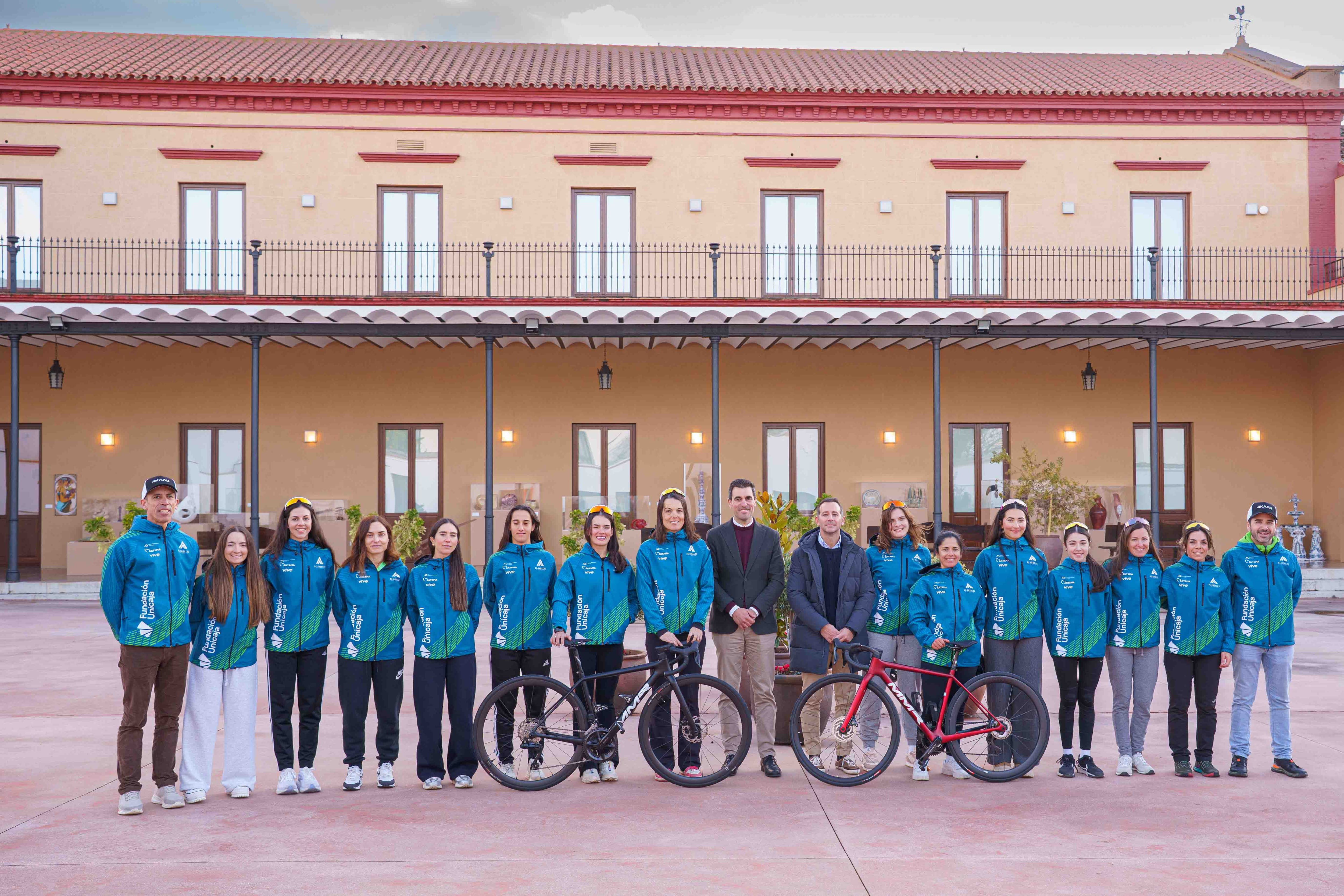 Fundación Unicaja renueva su patrocinio al equipo femenino del Club Ciclista Al-Andalus para la temporada