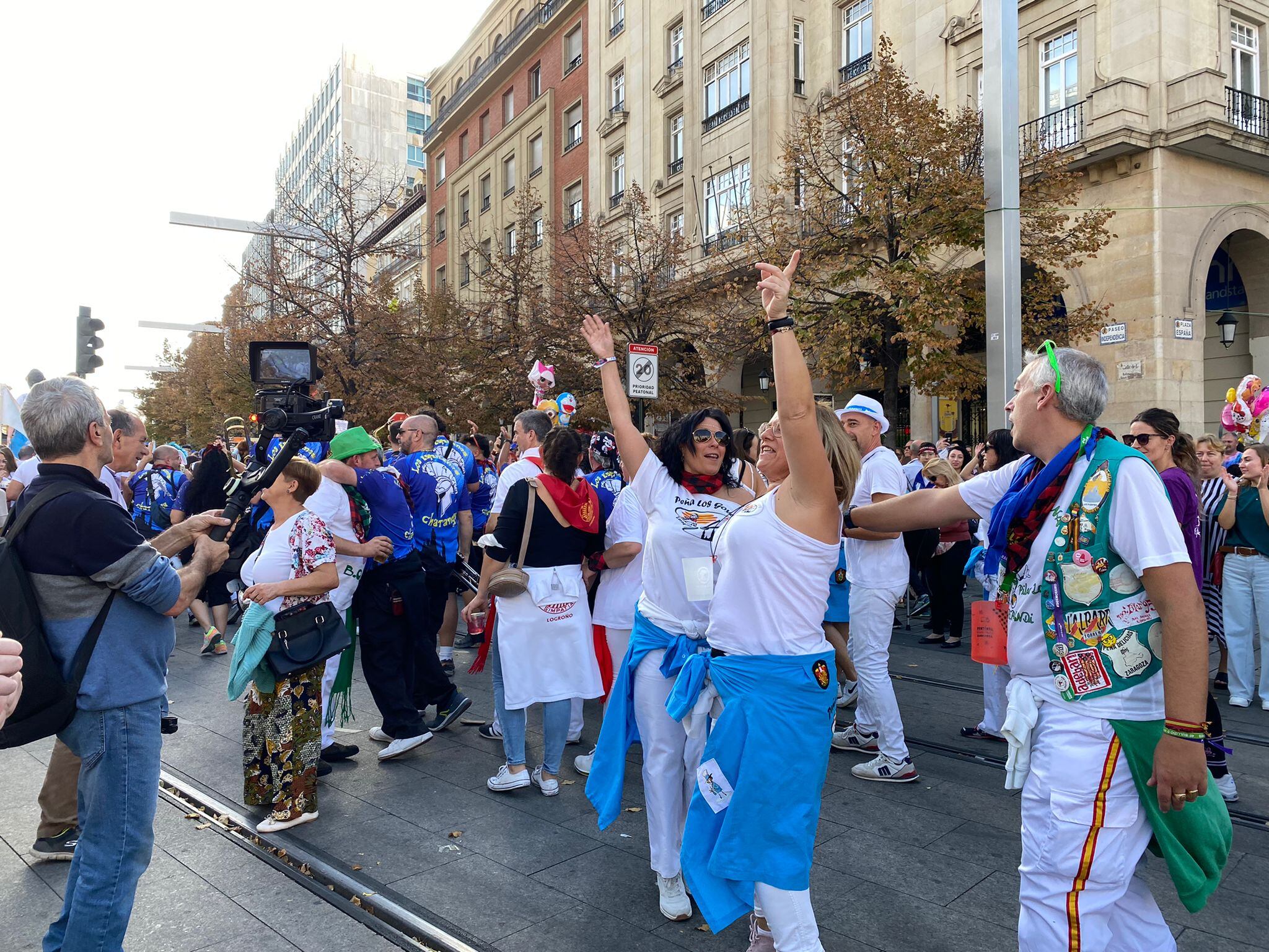 Los peñistas abren con un pregón las fiestas del PIlar