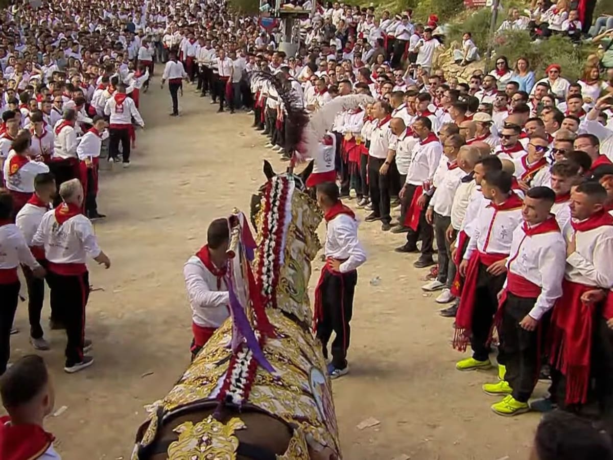 Todo preparado en Caravaca para que este 2 de mayo los Caballos del Vino vuelvan a citarse con la historia